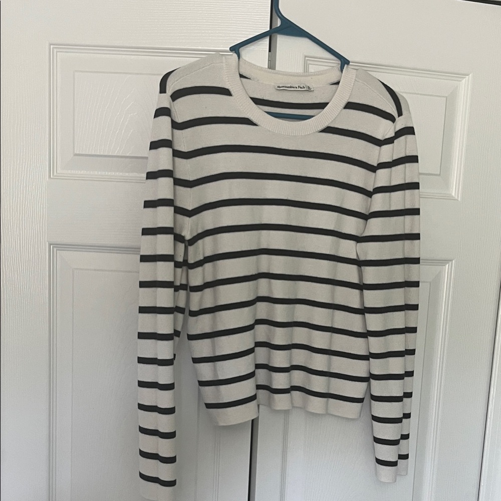 Abercrombie & Fitch Cream and Black Striped Crewneck Sweater